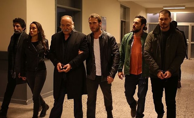 İçerde 25.bölüm Celal Baba fena yakalanıyor - Resim: 2