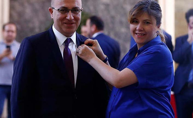 İzzet Ulvi Yönter eşi Meltem Yılmaz Yönter kimdir ne iş yapıyor? - Resim: 0