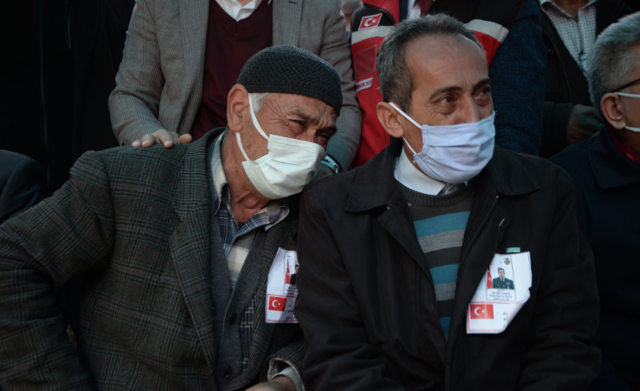 Bitlis şehitlerine son görev! Gözyaşları sel oldu - Resim: 1