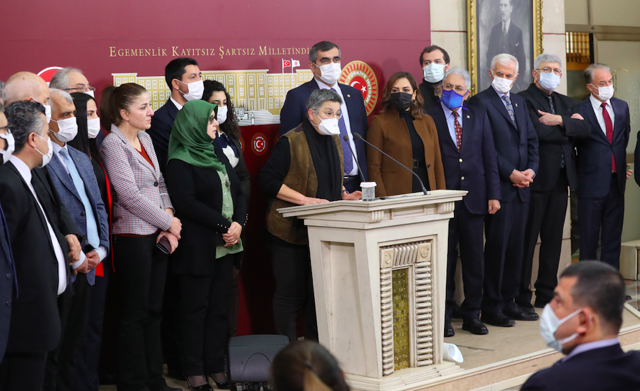 Türk Tabipler Birliği Başkanı Meclis'te tehdit etti: Sağlık sistemini durdururuz - Resim: 0