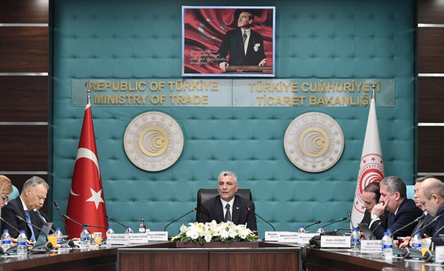 Ticaret Bakanı Ömer Bolat açıkladı! İkinci el otomobil piyasasıyla ilgili bomba gelişmeler - Resim: 0