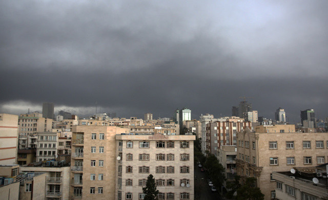 ABD-İsrail Tahran'da petrol depolarını vurdu sokaklar karardı kül yağdı halka maske takın uyarısı - Resim: 1