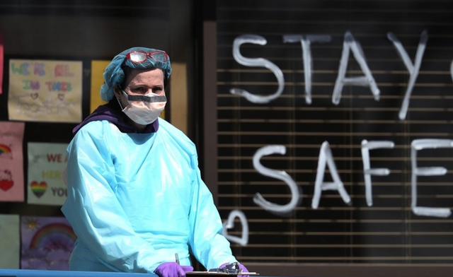 Corona ABD'de ölüm saçıyor! 2 bin 108 kişi daha hayatını kaybetti - Resim: 0