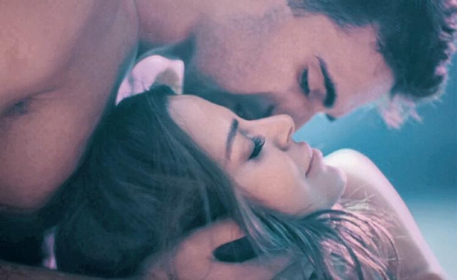 Şarkıcı Simge'nin klibindeki cesur sahneler şok etti! Birde 150 Bin TL ödemiş - Resim: 1