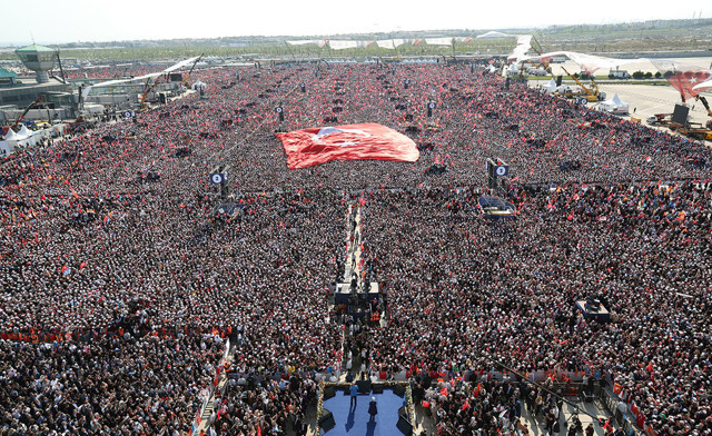 Büyük İstanbul mitingi! Bay bay Kemal istersen fıçılarla iş, milletim sarhoşa ayyaşa bu ülkeyi bırakmaz - Resim: 1
