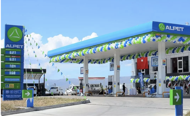 Türkiye'nin akaryakıt devi satılıyor! 300'den fazla istasyonu var, işte yeni sahibi - Resim: 0