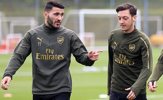 Mesut Özil bıçaklı saldırı sonrası ilk kez konuştu - Resim: 0