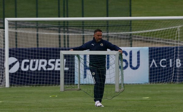 Fenerbahçe'de Pereira ilk idmana çıktı açıklamaları dikkat çekti - Resim: 1