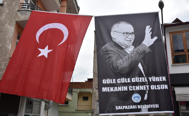 Eski bakan Mustafa Demir'in cenazesi toprağa verildi - Resim: 0