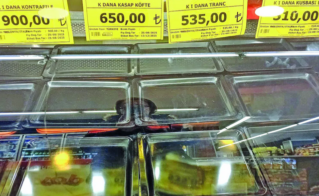 Fırsat&ccedil;ılar iş başında! Ucuz et vatandaşa kalmadı hepsini onlar aldı - Resim: 0