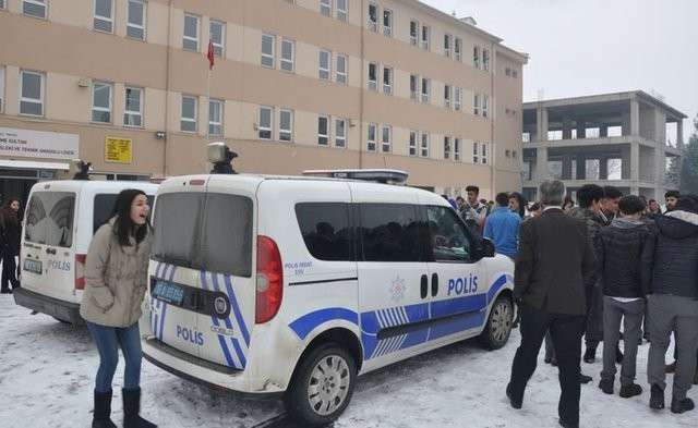 Lise öğrencilerinden polise sürpriz - Resim: 3