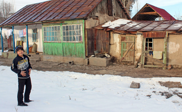 Aybek ve annesi Türkiye’den yardım bekliyor - Resim: 1