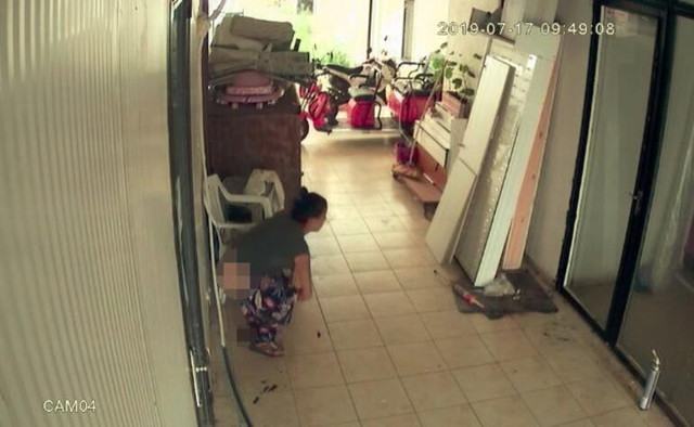 Hırsızlık için girdiği iş yerine tuvaletini yapıp çıktı - Resim: 0