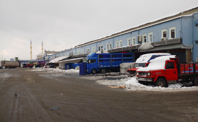 Kar yağdı market pazar karıştı TIR'lar giremedi fiyatlar uçtu - Resim: 0