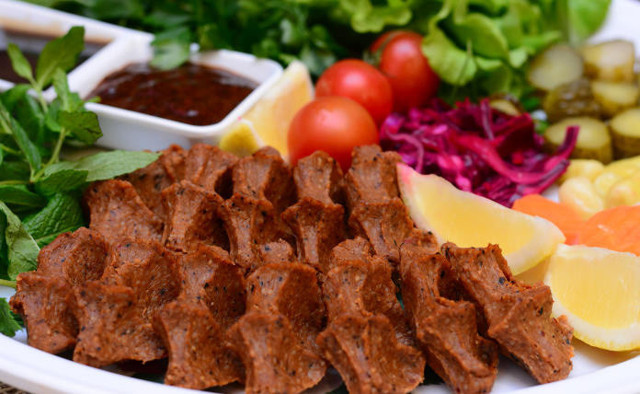 Etsiz çiğ köfte tarifi bu püf noktalarını atlamayın lezzetine doyulmaz! - Resim: 2