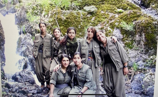 Yeşil Sol Parti adayı Ayten Dönmez tutuklandı! PKK kamplarındaki yeni fotoğrafları ortaya çıktı - Resim: 2