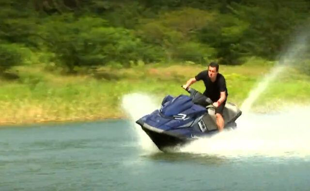 Acun'un bindiği araba olay oldu! Survivor'a geldiği kırmızı arabanın markası - Resim: 4