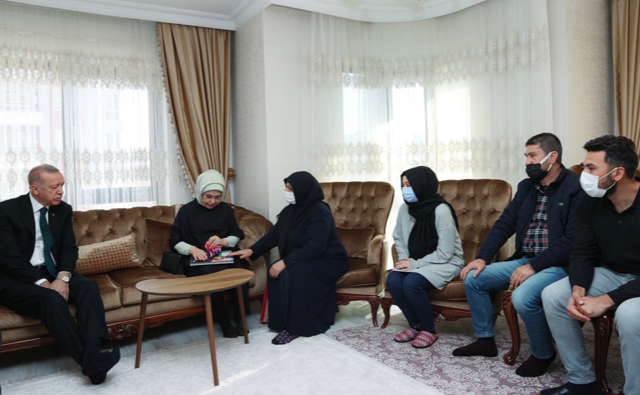 Cumhurbaşkanı Erdoğan Başak Cengiz'in ailesinin evine gitti Gözyaşları Başak için aktı - Resim: 2