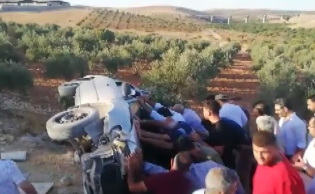 Gaziantep'te feci kaza! Kurtaralım derken az kalsın canından ediyorlardı - Resim: 0