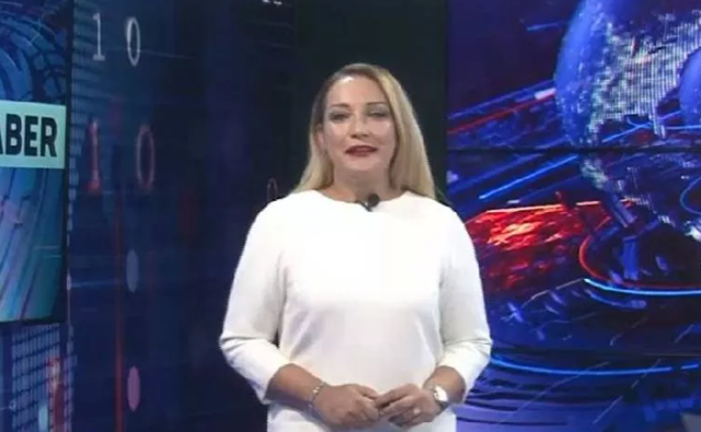 Burçin Atılgan'ın kepazeliği! Tesettürlü kadınların fotoğrafına yorumu tepki çekti - Resim: 2