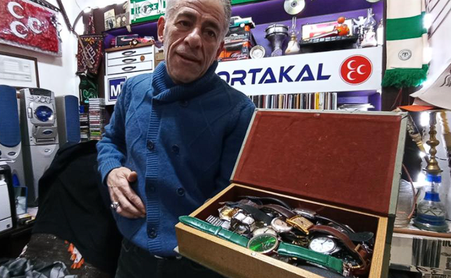 Yaklaşık 350 bin liralık koleksiyonu çalmak için iş yeri kiraladılar - Resim: 0