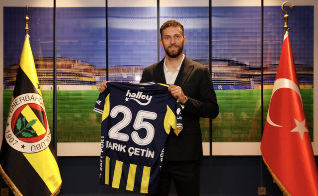 Fenerbahçe yeni transferini duyurdu! 1 yıllık sözleşmeye imza attı, 25 numaralı formayı giyecek - Resim: 1