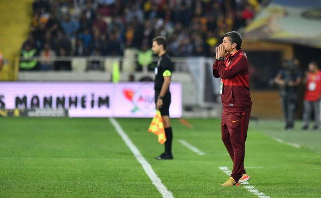 Galatasaraylı taraftarlardan Levent Şahin tepkisi - Resim: 4
