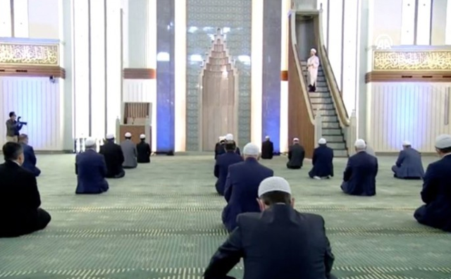 Diyanet'ten yeni cuma namazı kararı! Her hafta farklı bir camide temsilen kılınacak - Resim: 0