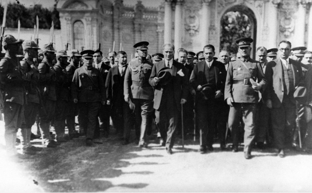 Cumhurbaşkanı Erdoğan'dan çarpıcı 19 Mayıs mesajı - Resim: 0