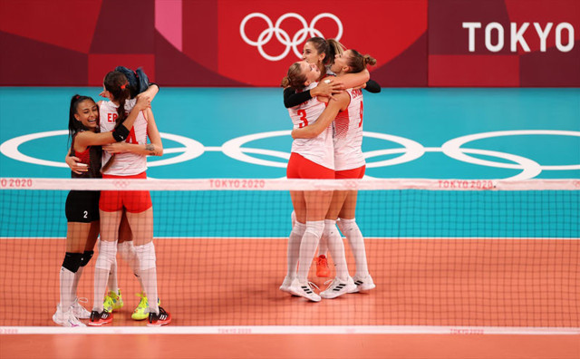 A Milli Kadın Voleybol Takımı son olimpiyat şampiyonu Çin'i 3-0 yendi - Resim: 1
