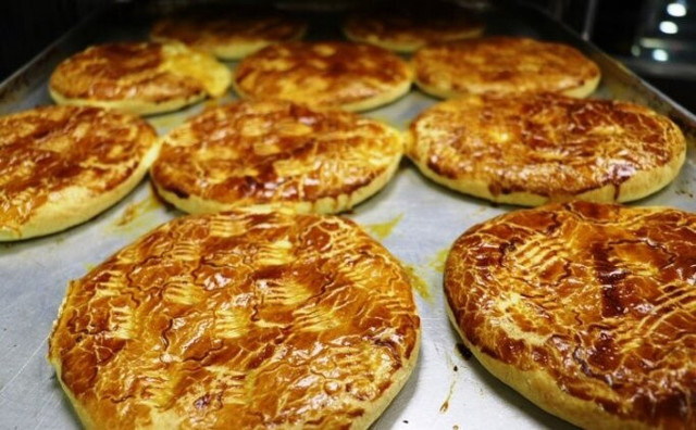 Kars ketesi nasıl yapılır tatlı ve tuzlu enfes tarif çayın yanında iyi gider! - Resim: 1