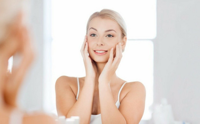 Cildi en az 20 yaş genç gösteren güzellik sırları! Domatesi ince ince dilimleyip haftada bir kez... - Resim: 0