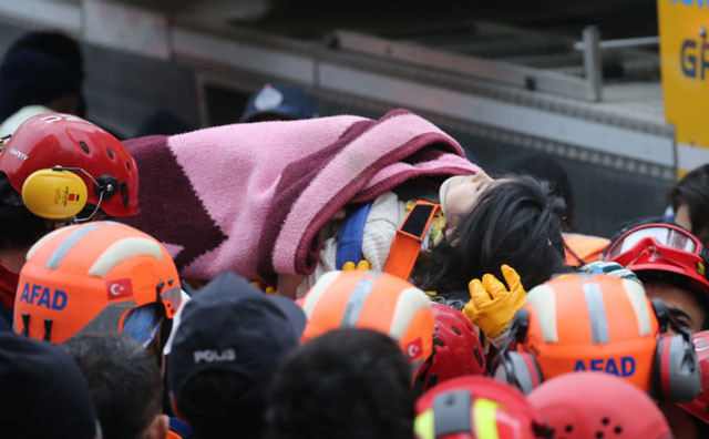 Kartal'daki enkazdan 20 saat sonra kurtarılabilmişti! Nazan Tekgöz ilk kez konuştu - Resim: 4