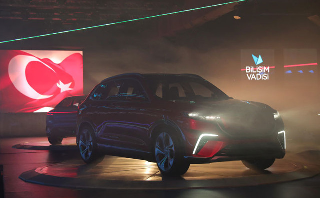Yerli otomobilin örtüsü açıldı ilk siparişi Cumhurbaşkanı Erdoğan verdi - Resim: 0