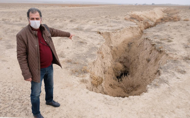 Konya’da uydu görüntülerinden tespit edilen obruklar sonrası yol güzergahı değişiyor - Resim: 3