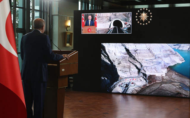 Cumhurbaşkanı Erdoğan'dan flaş açıklamalar: Burada kutlu yürüyüşün adımını atıyoruz - Resim: 0