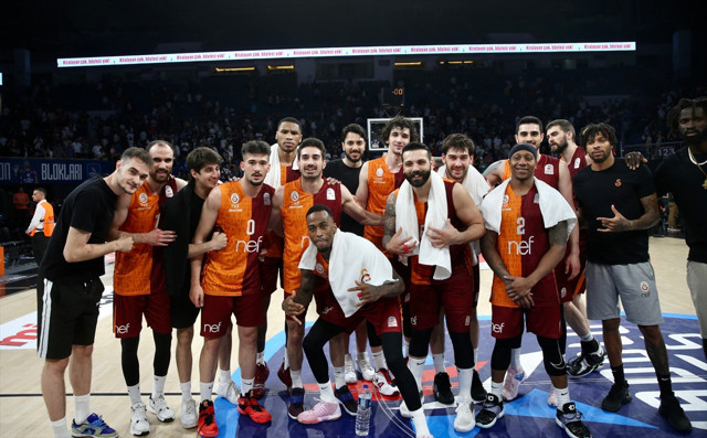 Galatasaray fırtına gibi esti! Anadolu Efes'i ilk maçta dağıttı - Resim: 0