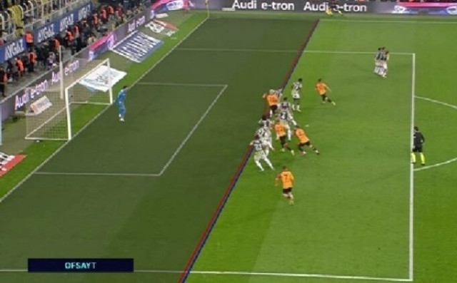 Fenerbahçe, Galatasaray derbisinde zafer Cimbom'un! İşte Kadıköy'deki maçta dakika dakika yaşananlar... - Resim: 1