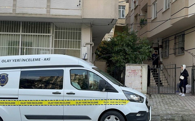 İstanbul'da aile katliamı! Eşini evde, üvey kızını sokakta öldürüp intihar etti! - Resim: 0