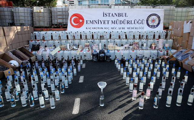 İstanbul merkezli 9 ildeki sahte içki operasyonunda gözaltı sayısı 80'e yükseldi - Resim: 0