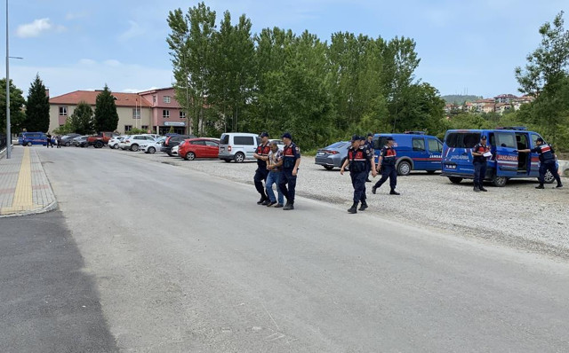 Bartın'daki cinayette flaş gelişme! Hırsız dediler olay çok başka çıktı: Gelin ve kayınpeder tutuklandı! - Resim: 0