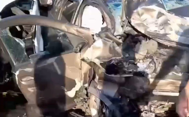 İzmir'de katliam gibi kaza: 4 kişi hayatını kaybetti, 5'i ağır 21 kişi yaralandı - Resim: 0