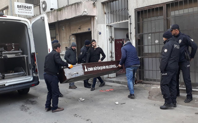 Polis memuru eve girip travestilere kurşun yağdırdı!  - Resim: 4