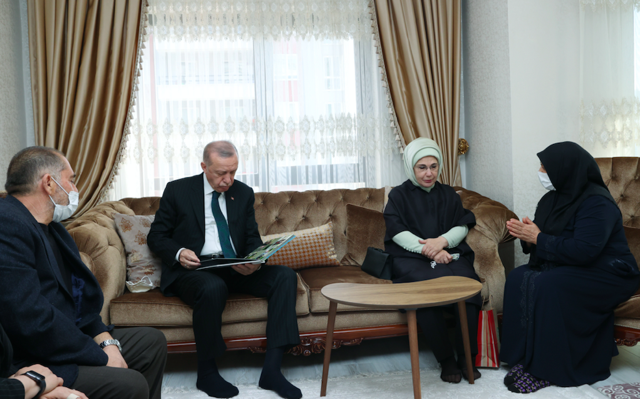 Cumhurbaşkanı Erdoğan Başak Cengiz'in ailesinin evine gitti Gözyaşları Başak için aktı - Resim: 0