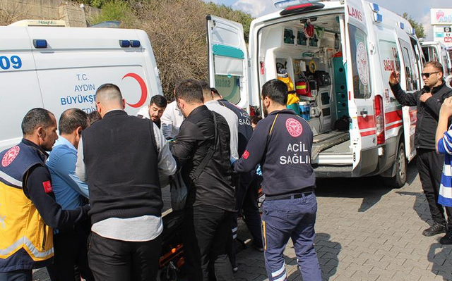 Aydın'da yolcu minibüsü devrildi: 28 yaralı - Resim: 3