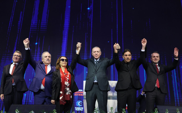 Cumhurbaşkanı Erdoğan'dan AK Parti'nin Büyük Kongresi'nde TÜSİAD'a tepki: Kayıt dışı siyaset yapma dönemi kapandı - Resim: 3