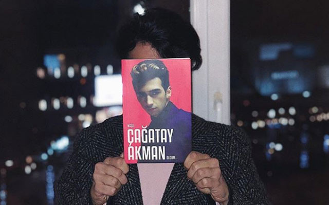 Şarkısı çalıntı çıkan Çağatay Akman öyle bir kitap yazdı ki alay konusu oldu - Resim: 2