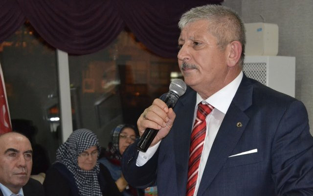 Amasya Belediye Başkanı Mehmet Sarı makam araçlarını düğün arabası yaptı - Resim: 1