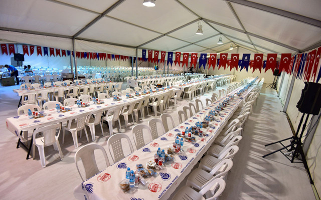 İBB'den her gün 15 bin kişiye iftar ve sahur hizmeti - Resim: 2