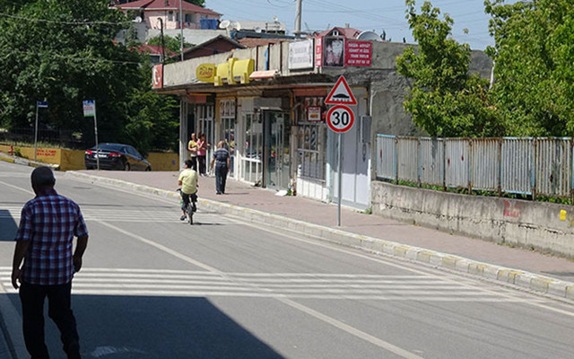 Belediyeye 10 yıllık kira borcunu ödememek için dükkanı şehit derneğine çevirdi - Resim: 0